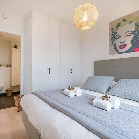 Huswell - With Fantastic View, Terrace And Parking Ostenda