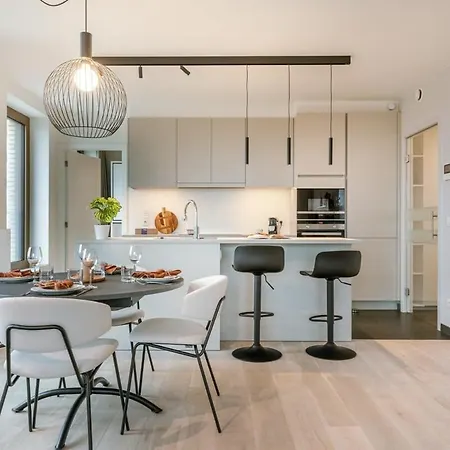 Huswell - With Fantastic View, Terrace And Parking