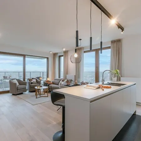 Huswell - With Fantastic View, Terrace And Parking Appartamento